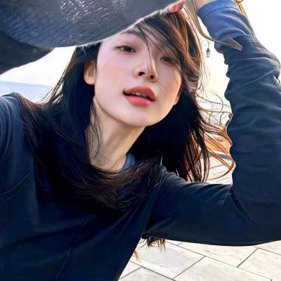 牌坊下的女人海报